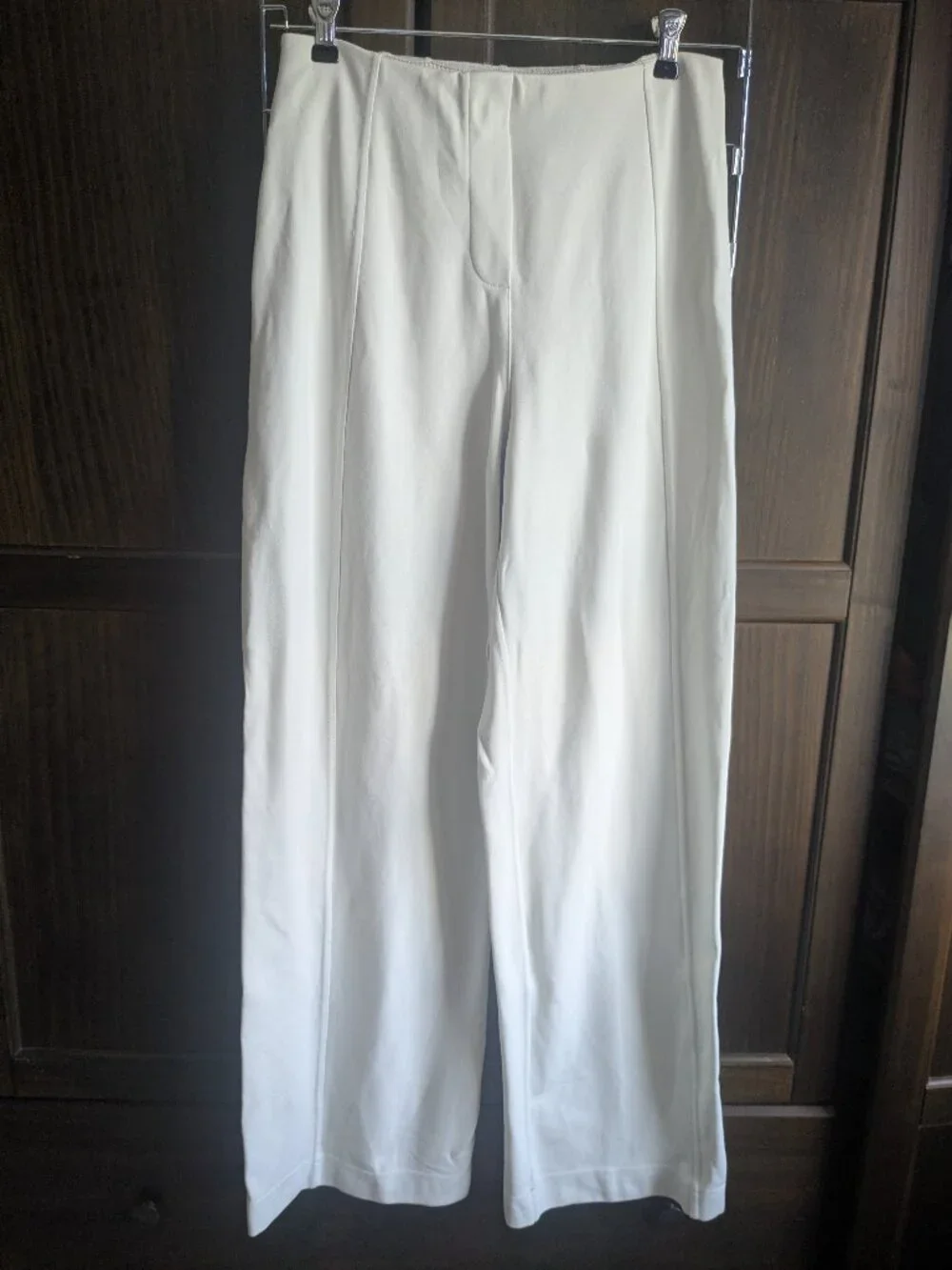 Lululemon White Wide‑Leg Pants – Size M, Like New